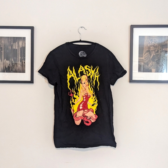 Drag Queen Merch Alaska Devil & Snake Tee - Picture 1 of 4